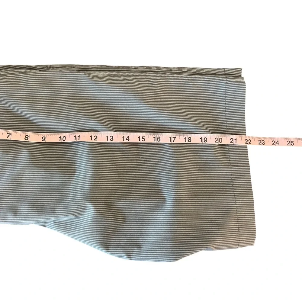 Nike Golf Mens 32 Gray Pinstripe Flat Front Performance Shorts Stretch RN56323